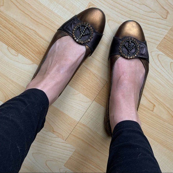 Couture Donald J. Pliner 9N Peace Sign Jeweled Flats - Picture 2 of 8